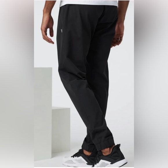 Vuori Transit Jogger Black Men’s Medium Performance Stretch Pants - Picture 2 of 9